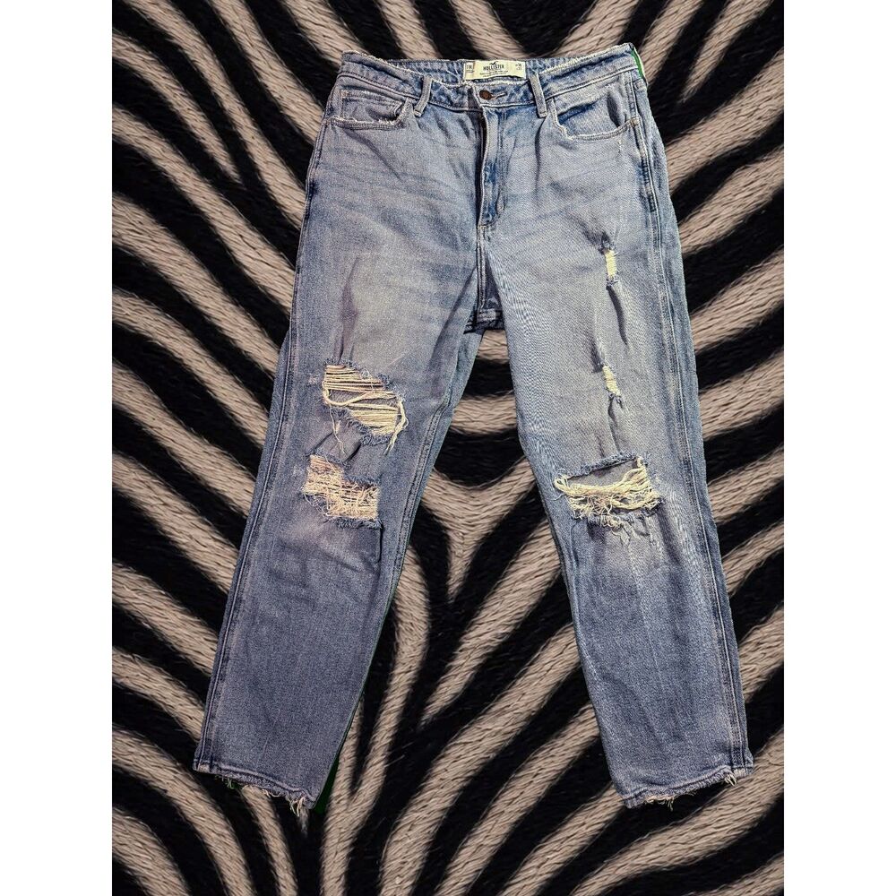 Hollister Curvy High Rise Mom Jeans
Size 11R / 30x27